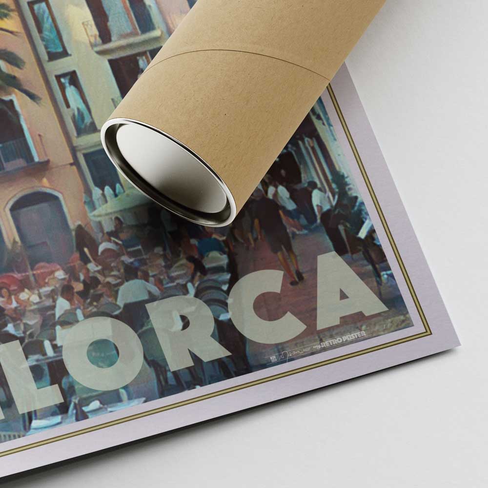 Lower right corner of the Palma Llotja print with Alecse’s signature, next to a shipping tube in eco-friendly cardboard.