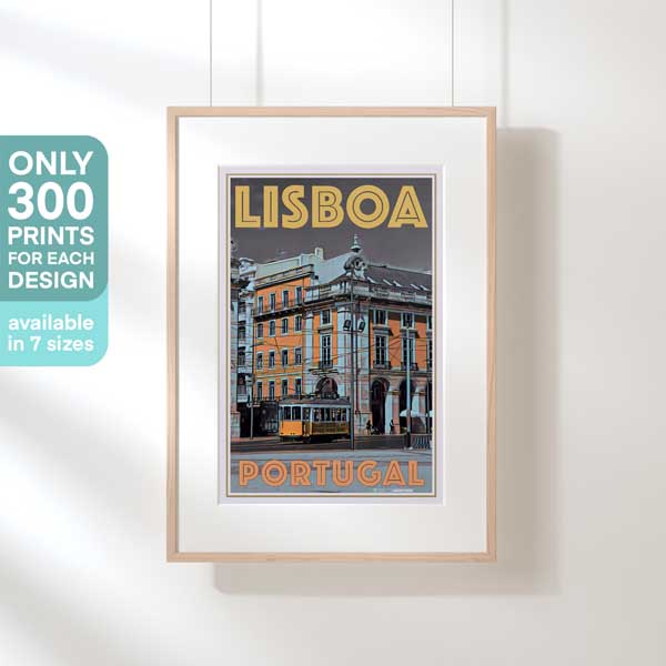 Affiche du tramway jaune de Lisbonne en édition limitée par Alecse, encadrée et mise en valeur comme une représentation artistique rare de la capitale du Portugal