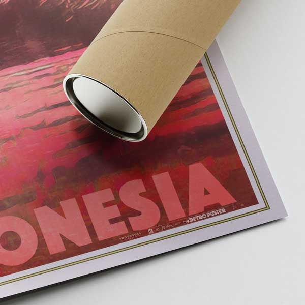 Nos affiches sont imprimées sur du papier EMA de qualité musée avec une finition mate et expédiées dans des tubes en carton pour une protection maximale.