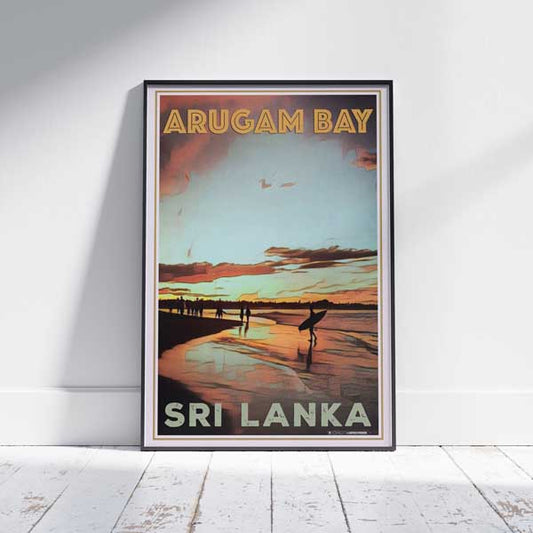 Affiche de surf Sri Lanka Coucher de soleil sur la baie d'Arugam | « Affiche de voyage au Sri Lanka » par Alecse